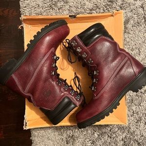 40 below Tim’s size 10 perfect condition